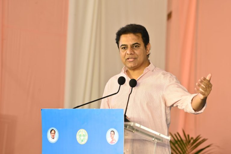 Minister KTR addressing in interactive session with IT industry leaders, organised by HYSEA 09-01-2023_02