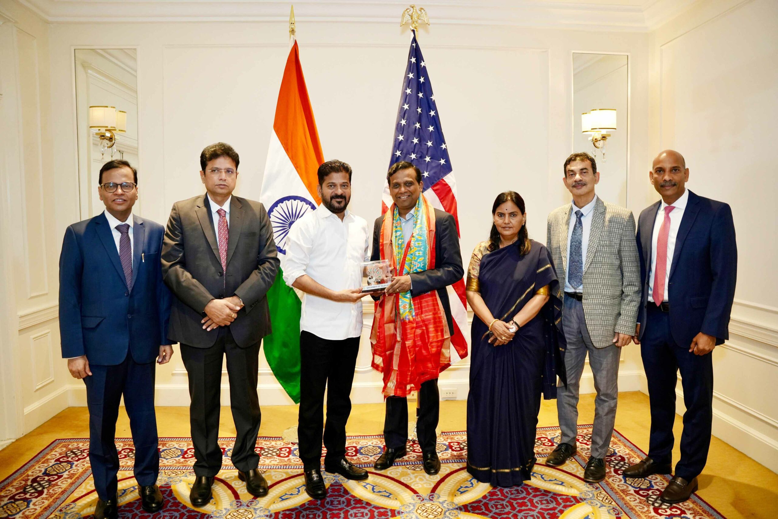 CM Revanth Reddy, Minister Sridhar Babu held meeting with Ravi Kumar S, CEO of Cognizant (2)